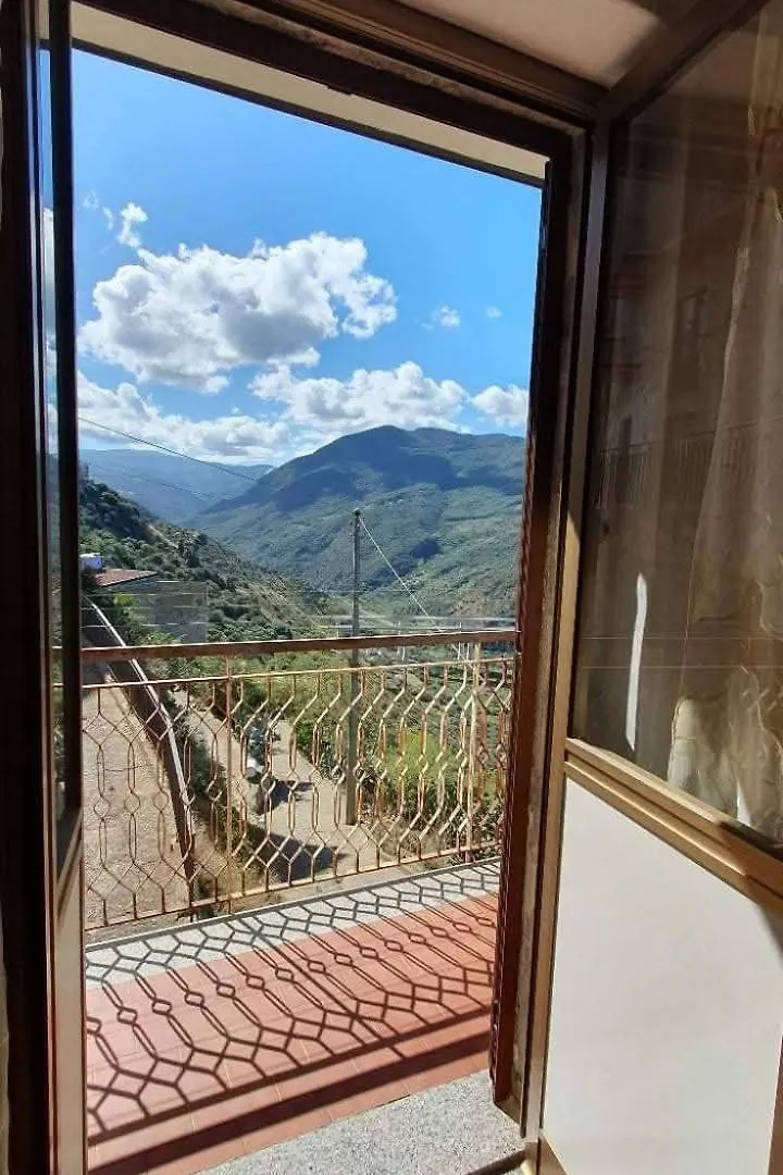 La Casa Dei Nonni Villa Caronia 0*,