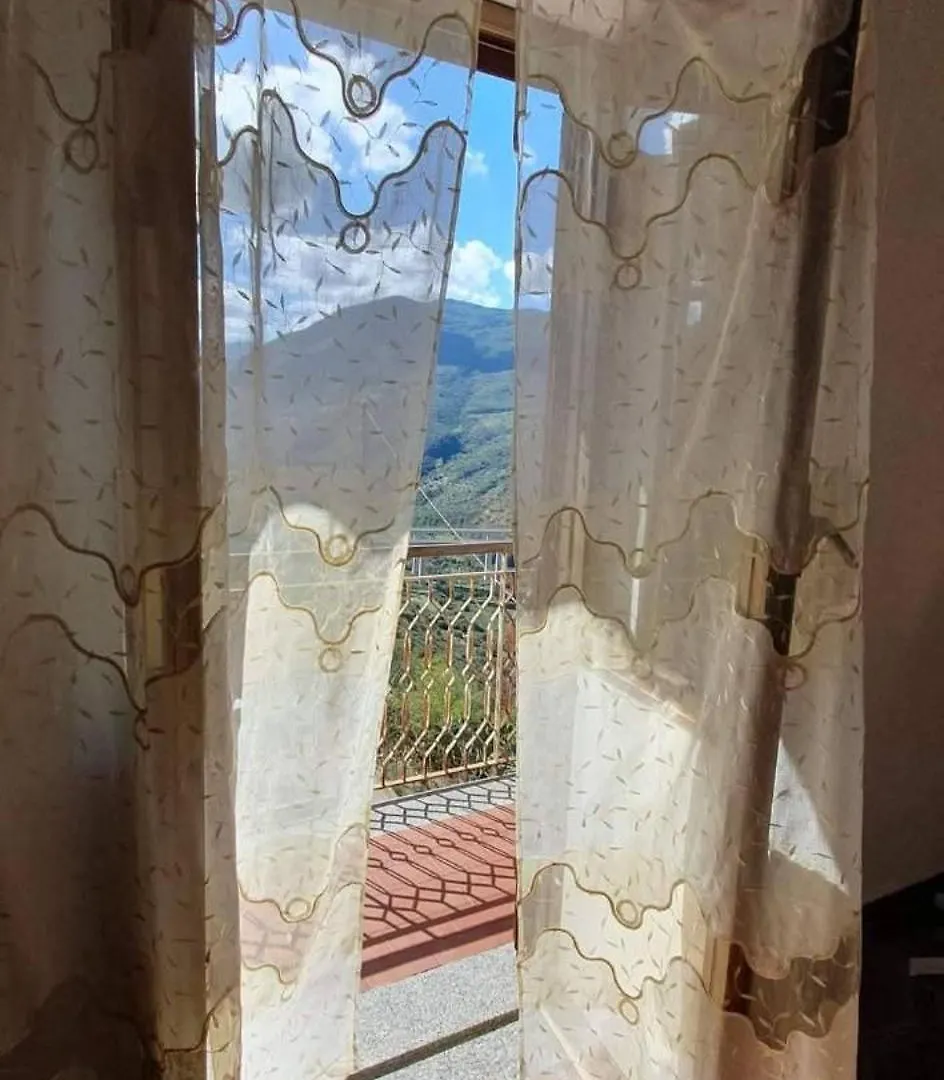 La Casa Dei Nonni Villa Caronia 0*,  Italië